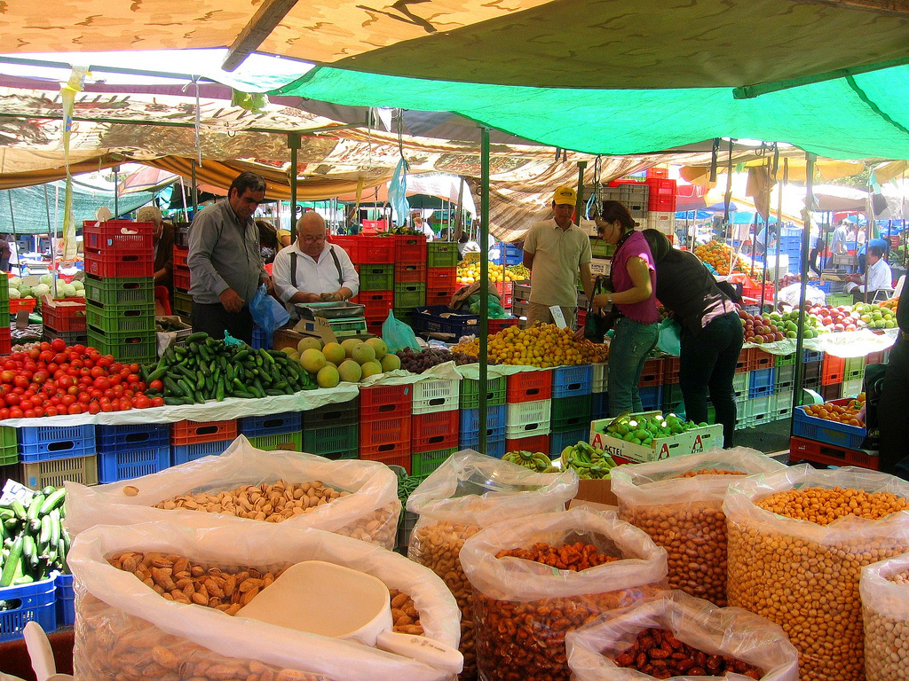 Supermarkets on the offensive against farmer markets in Cyprus
