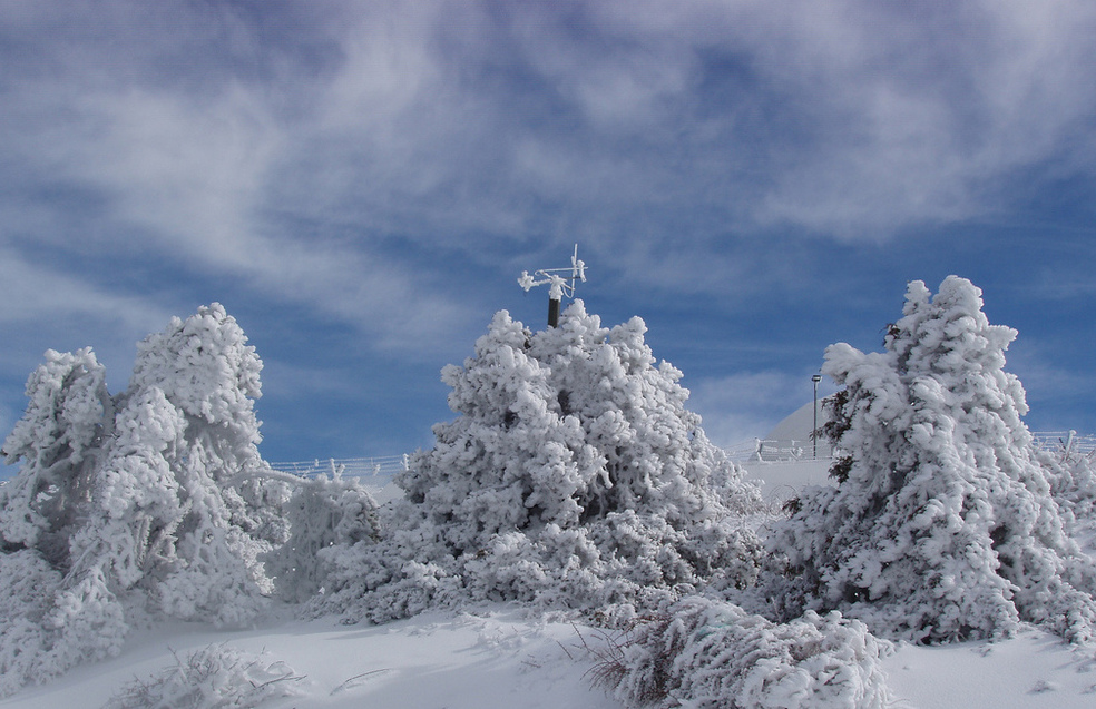 Roads to Troodos closed due to heavy snow fall